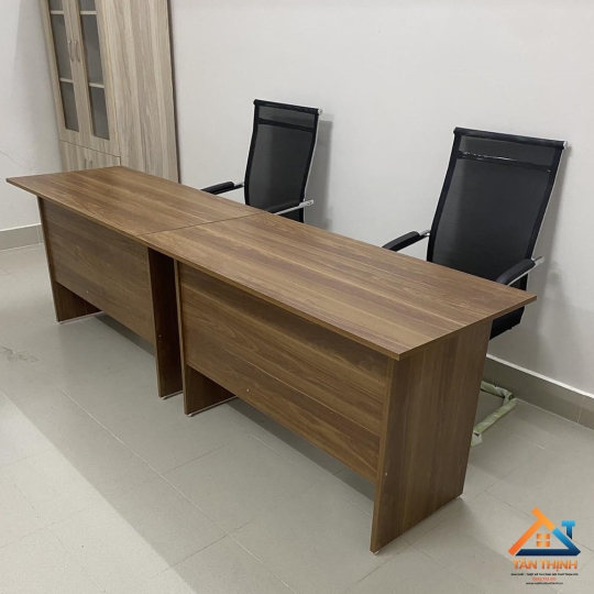 Bàn làm việc giá rẻ tphcm